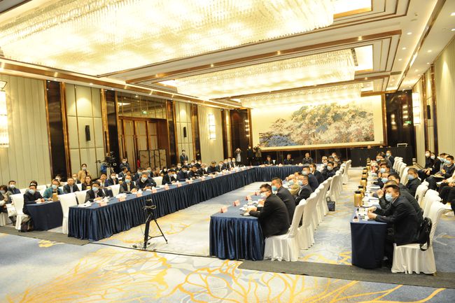 下载 (2).jpg